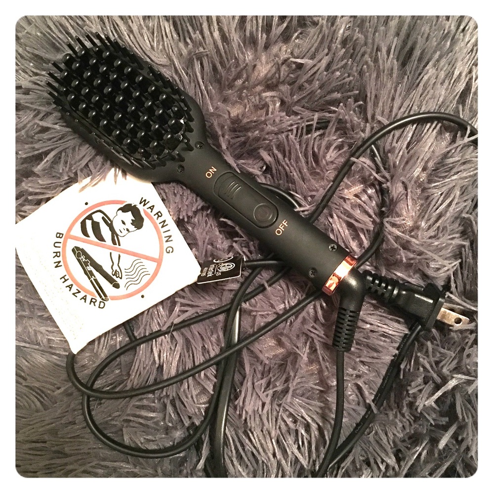 Mini brush straightener